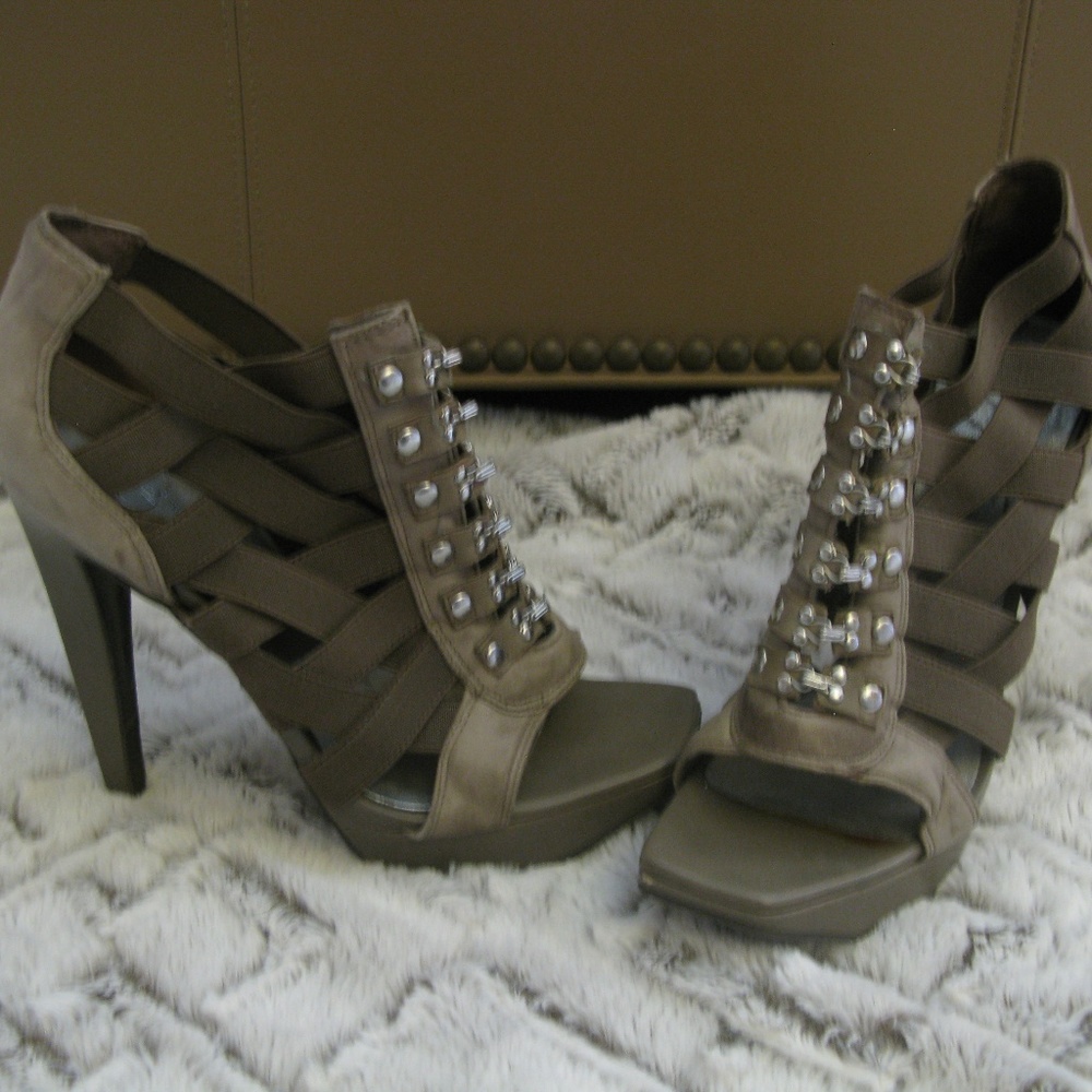 Jessica Simpson Santino Heel - Grey